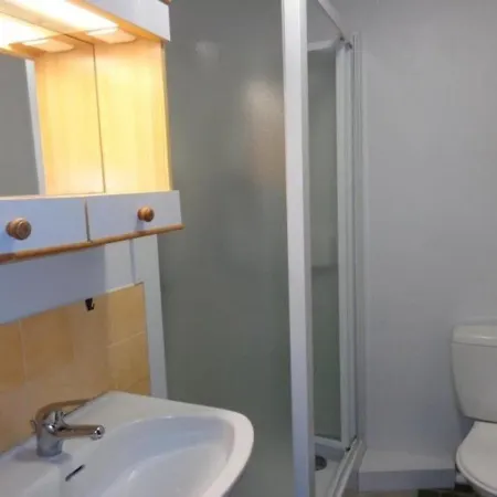 F2 Avec Balcon, 200m Des Cures, Proche Commerces, Equipe, Charges En Sus - Fr-1-703-76 Apartment *