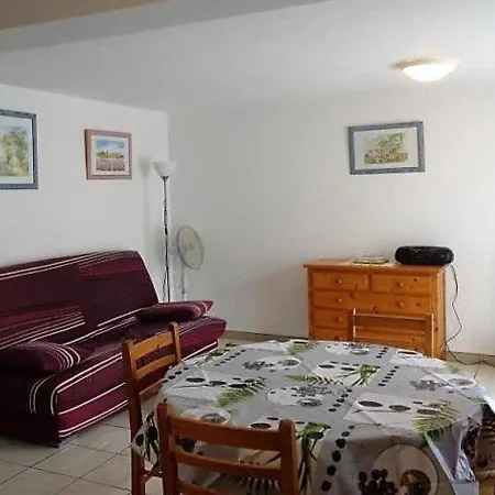 F2 Avec Balcon, 200m Des Cures, Proche Commerces, Equipe, Charges En Sus - Fr-1-703-76 Apartment